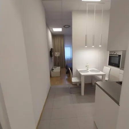 Апартаменты Zlatarooms 219 *